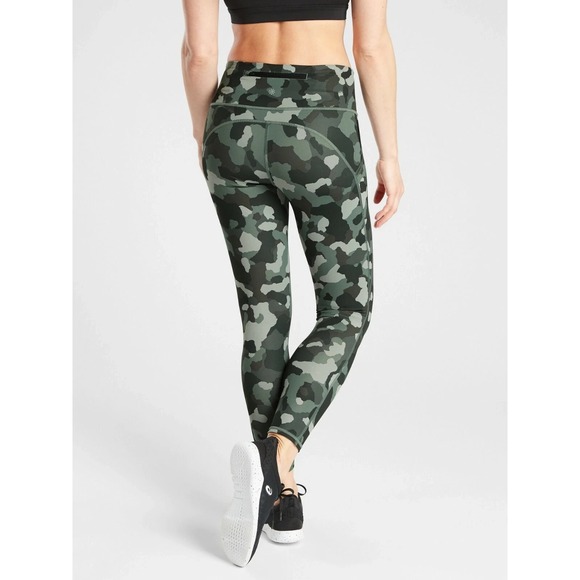 Athleta Lightning Camo 7/8‎ Leggings XL Olive Green High Rise Athleisure Fit - Picture 2 of 8